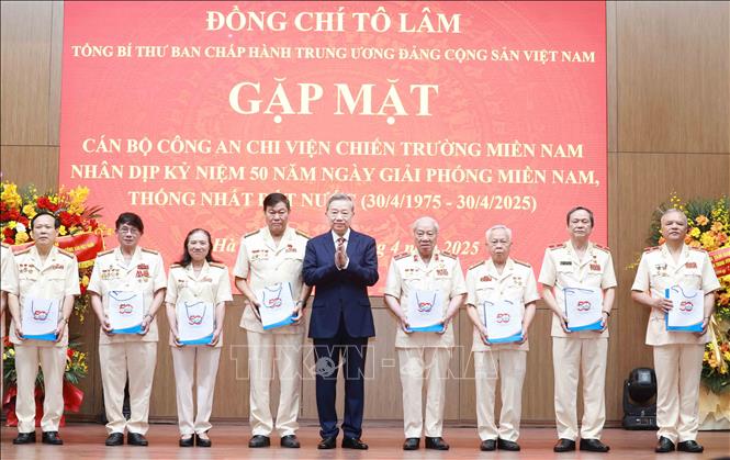 Tổng Bí thư Tô Lâm gặp mặt cán bộ Công an chi viện chiến trường miền Nam
