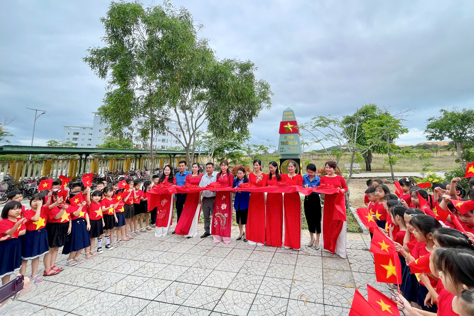 Trường Tiểu học Căn cứ Cam Ranh: Khánh thành công trình măng non "Cột mốc Trường Sa"