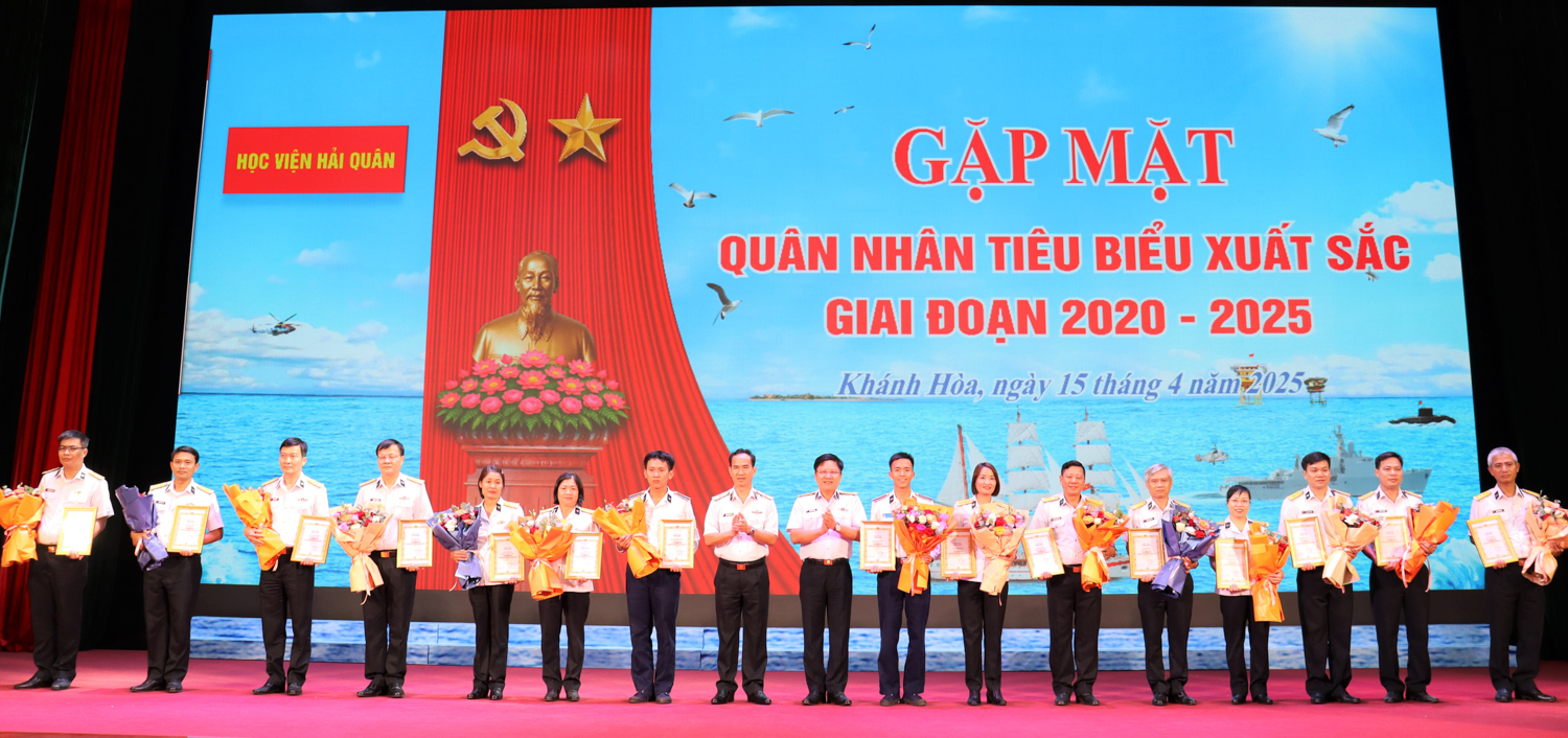Học viện Hải quân tuyên dương 27 quân nhân tiêu biểu xuất sắc