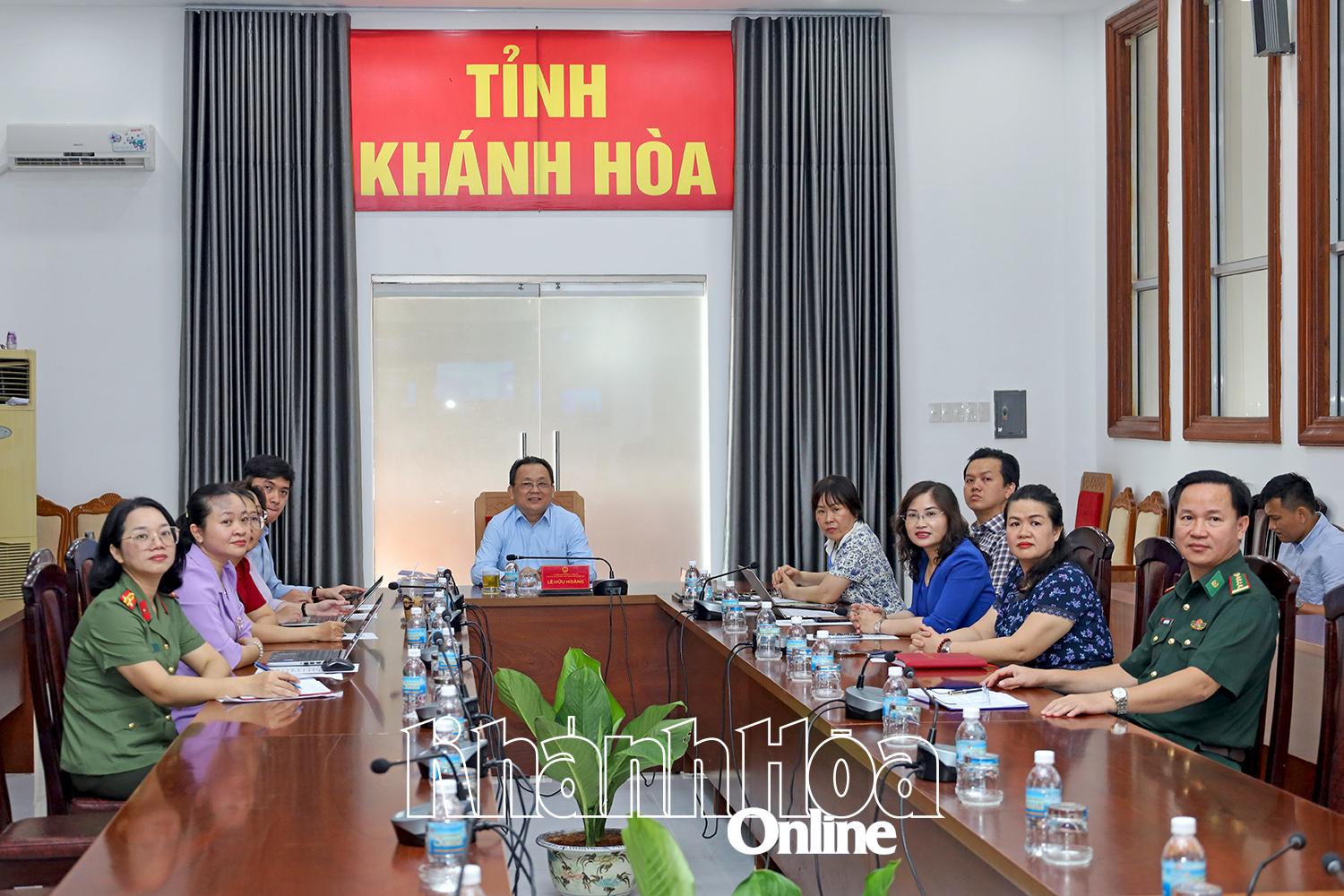 Quang cảnh hội thảo tại điểm cầu Khánh Hòa. 