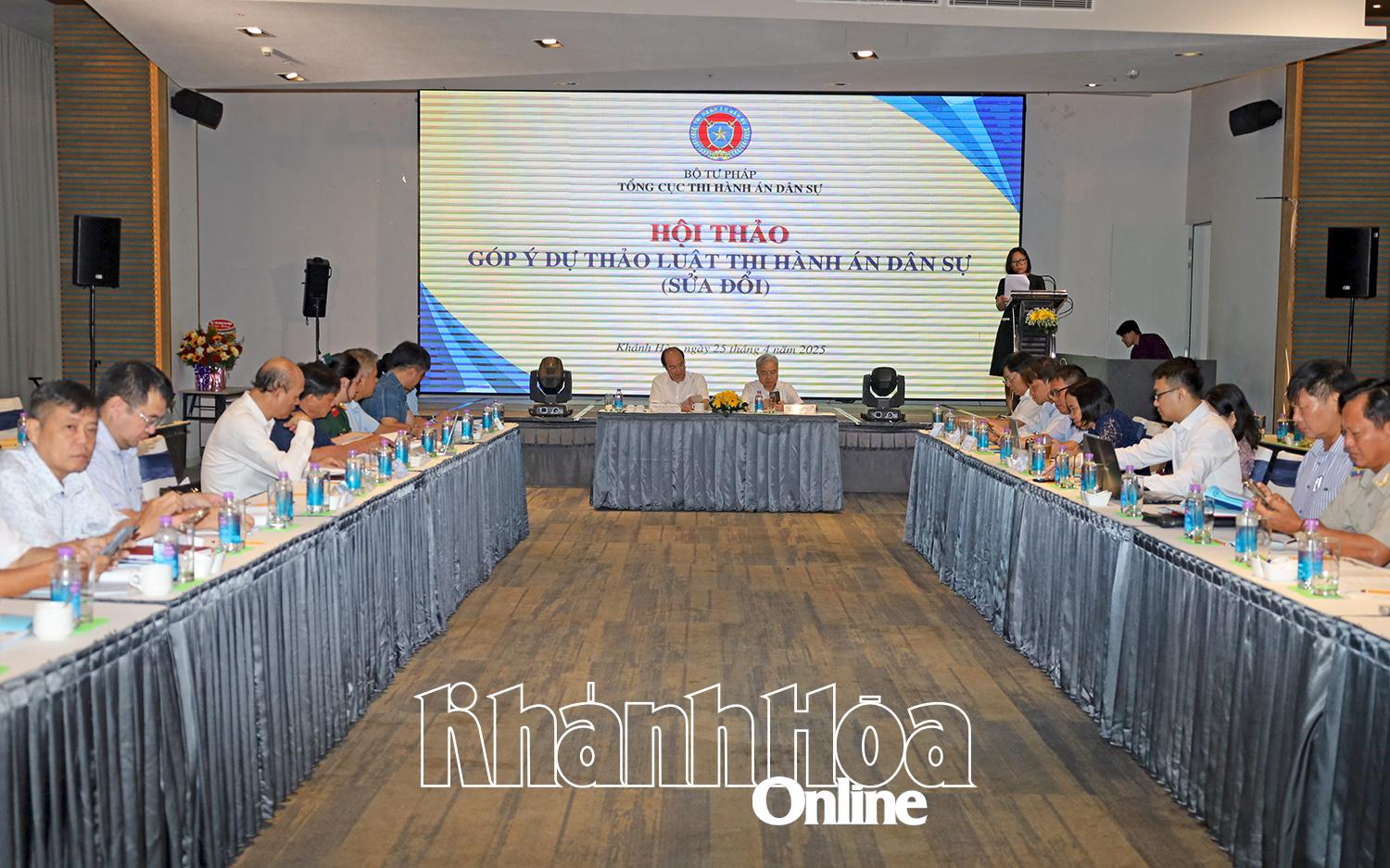 Quang cảnh hội thảo. 