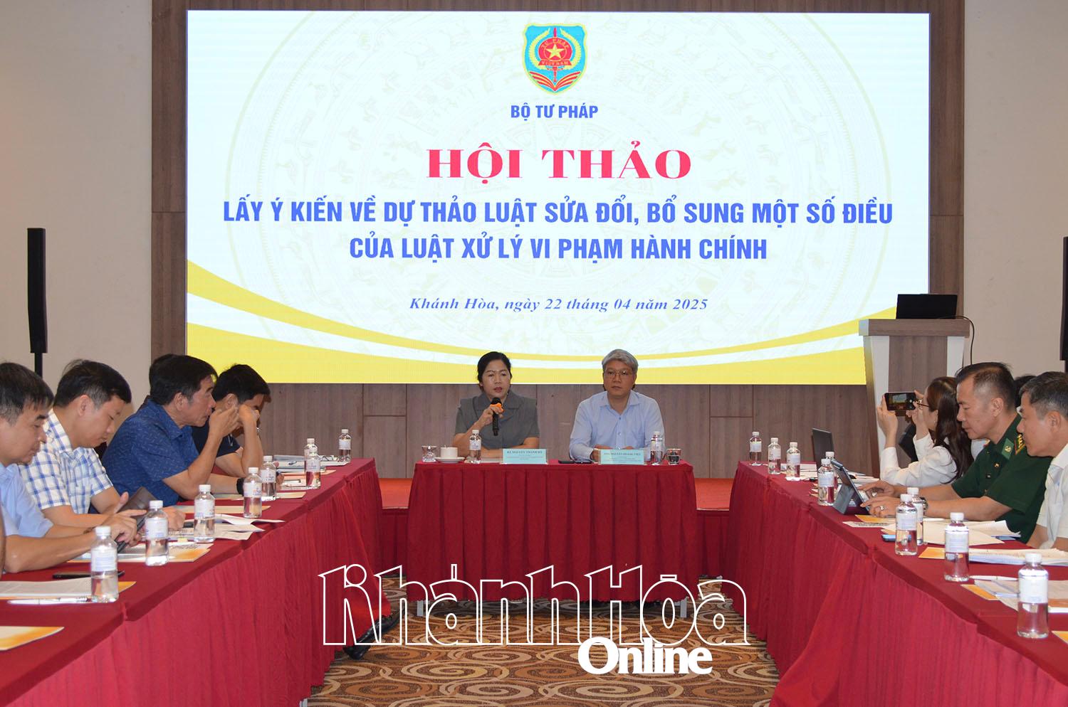 Quang cảnh hội thảo. 