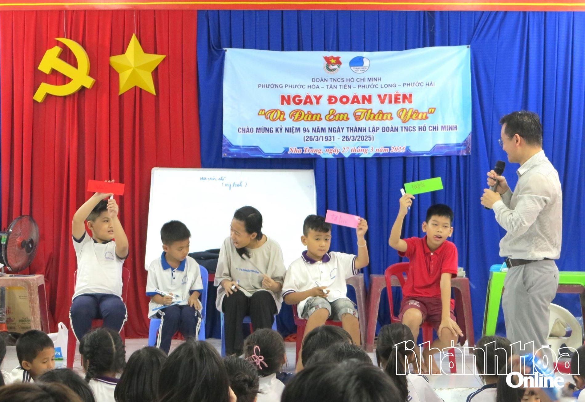 Khai giảng Câu lạc bộ tiếng Anh dành cho trẻ mồ côi, khuyết tật Tâm Đức