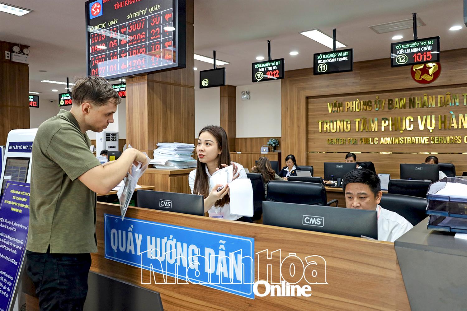 Người dân thêm hài lòng về sự phục vụ 