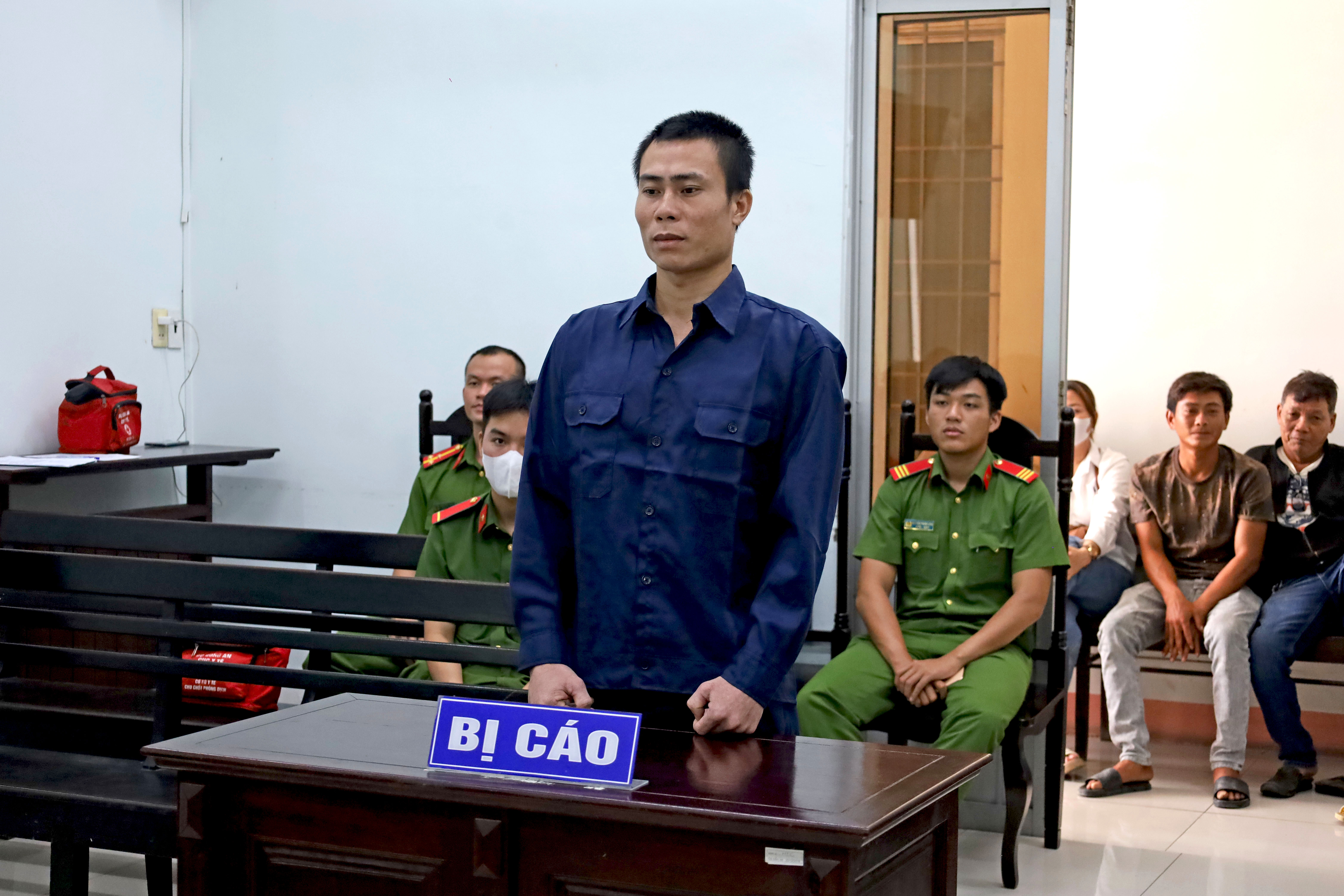 Chém chết bạn nhậu, thanh niên lãnh 20 năm tù