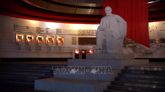 Bức tượng Lenin trong bảo tàng. Ảnh: QUANG VINH/TTXVN