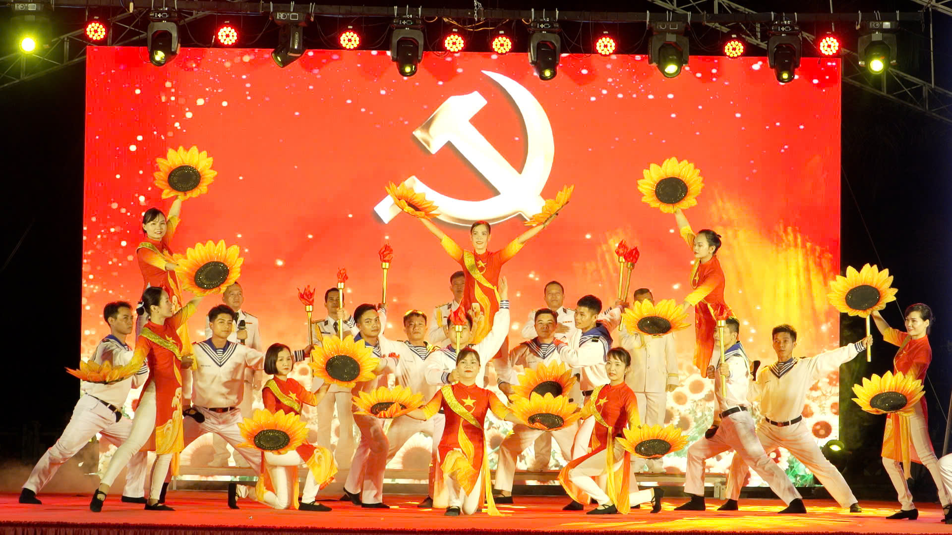 Một tiết mục trong chương trình Vang mãi bài ca chiến thắng 