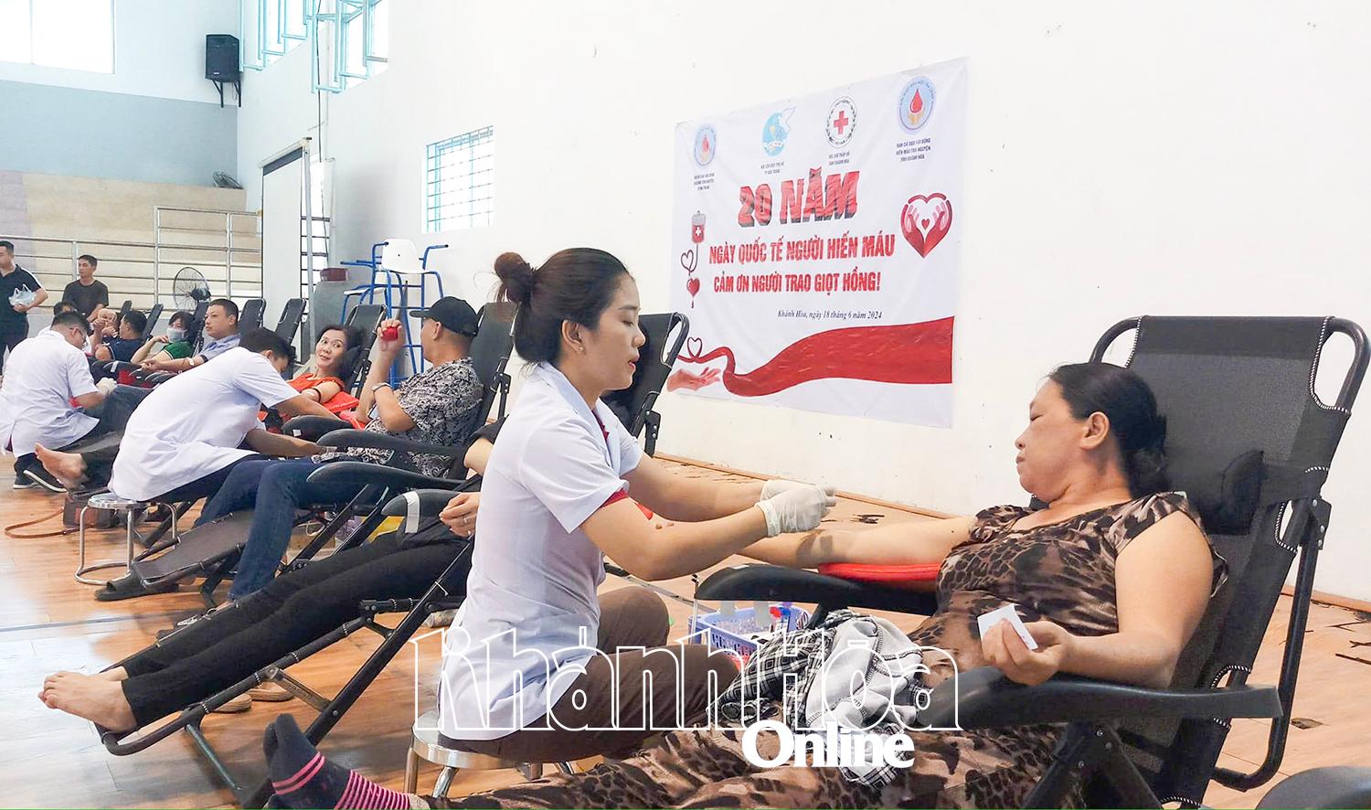 Các cấp hội phụ nữ TP. Nha Trang: Nhân rộng phong trào hiến máu cứu người