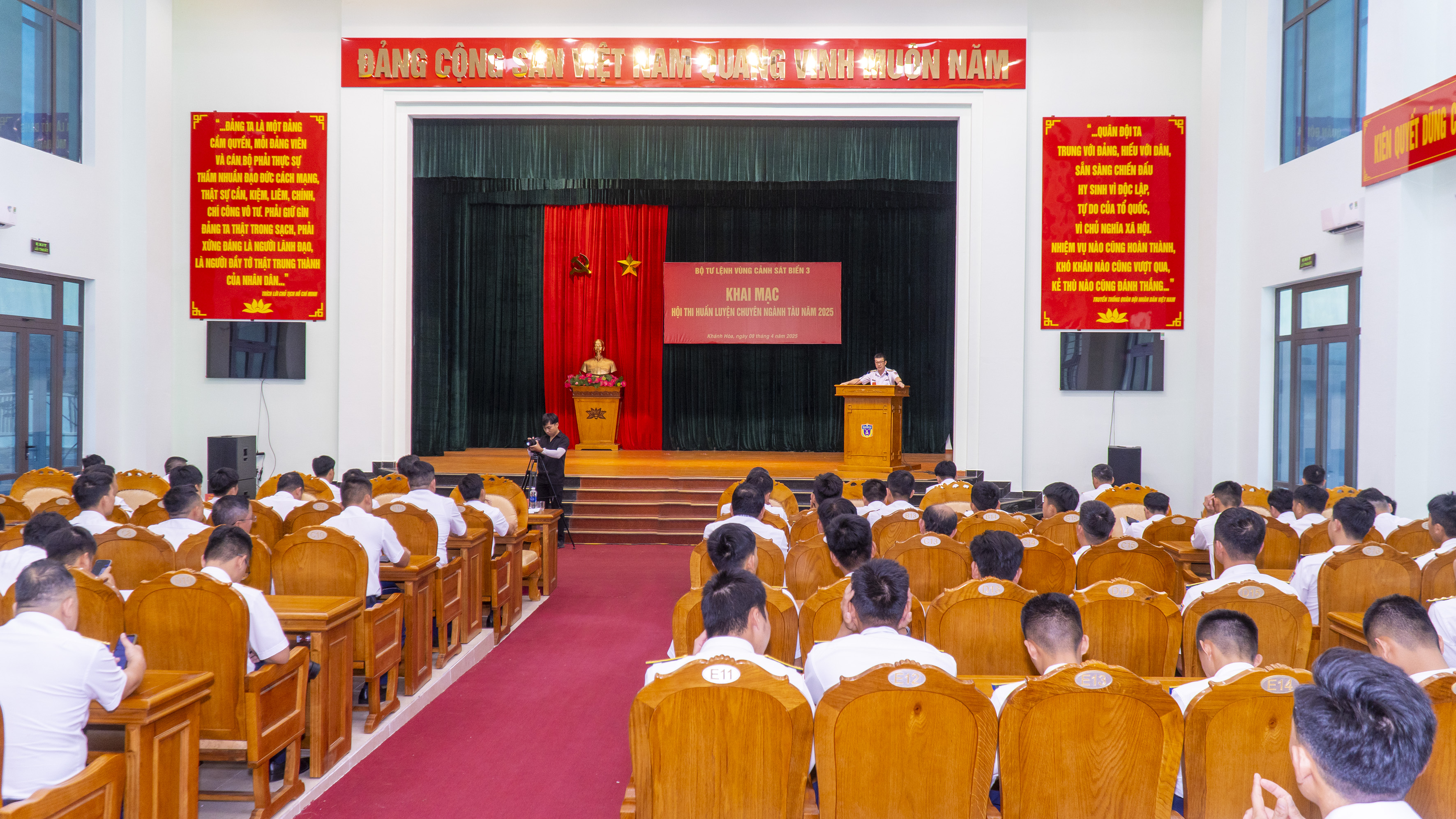 60 thí sinh tham gia Hội thi huấn luyện chuyên ngành tàu cảnh sát biển năm 2025