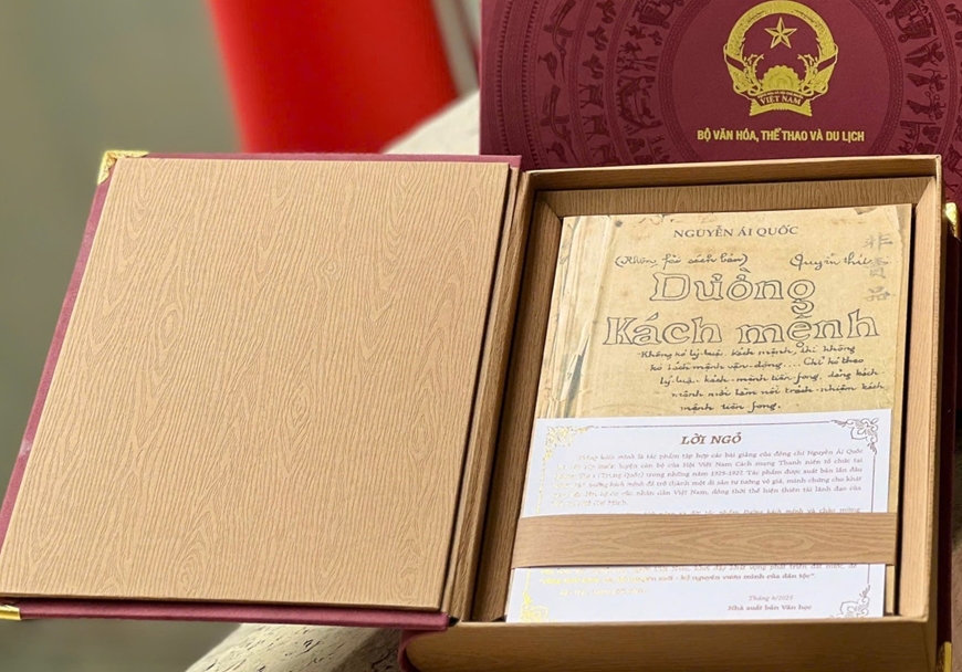 
Cuốn sách được tái hiện theo bản gốc xuất bản năm 1927. Ảnh: Nhà xuất bản Văn học 