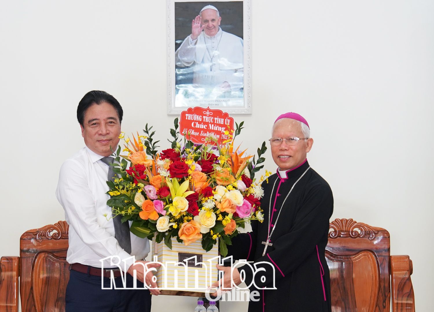 Phó Bí thư Thường trực Tỉnh ủy Nguyễn Khắc Toàn thăm, chúc mừng Tòa Giám mục Giáo phận Nha Trang nhân dịp lễ Phục sinh