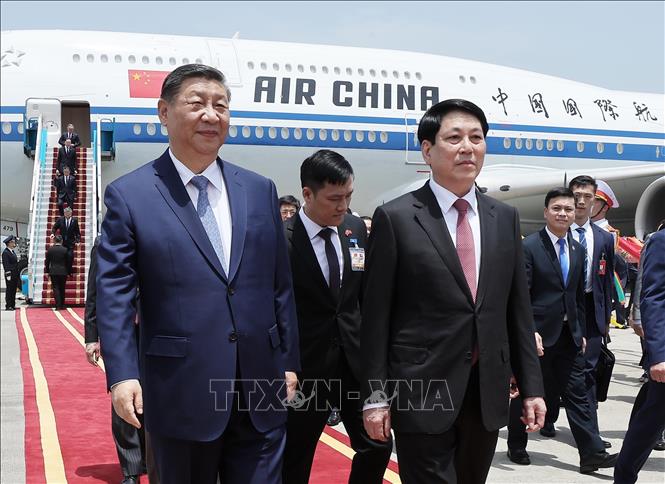 Tổng Bí thư, Chủ tịch nước Trung Quốc Tập Cận Bình đến Hà Nội, bắt đầu chuyến thăm cấp Nhà nước tới Việt Nam