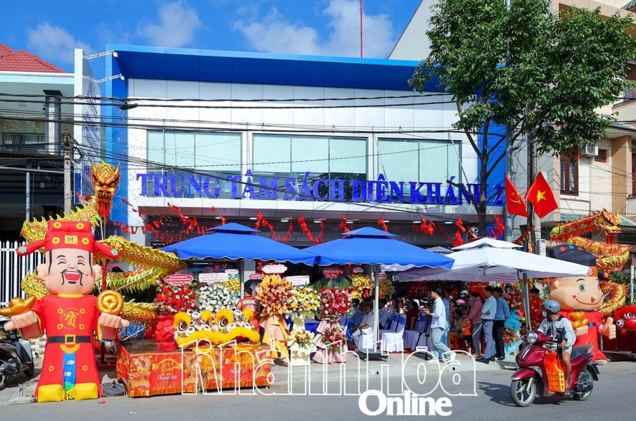 Trung tâm sách Diên Khánh 2 ở địa chỉ số 02 đường Hà Huy Tập, thị trấn Diên Khánh.