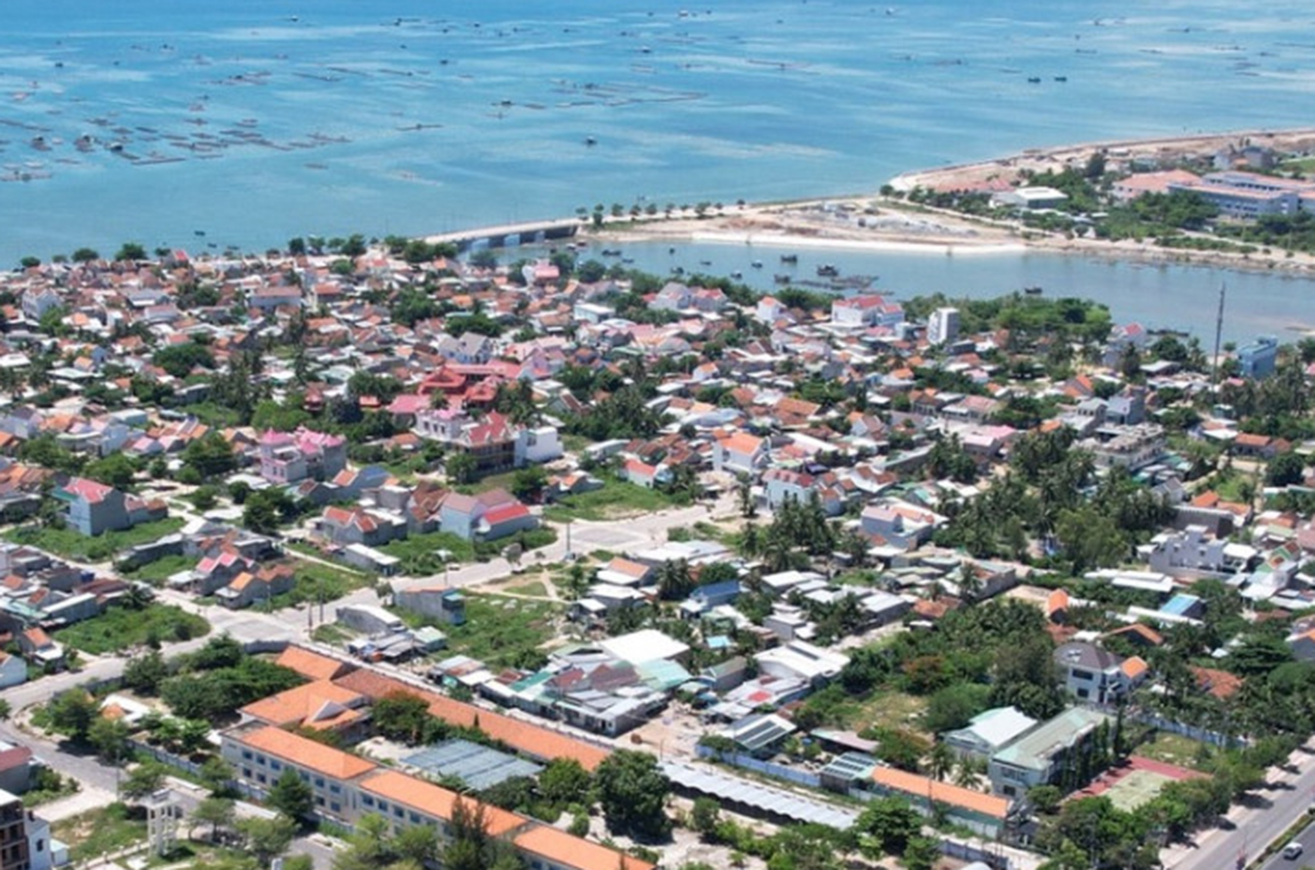 Sáp nhập một số trường học tại huyện Vạn Ninh