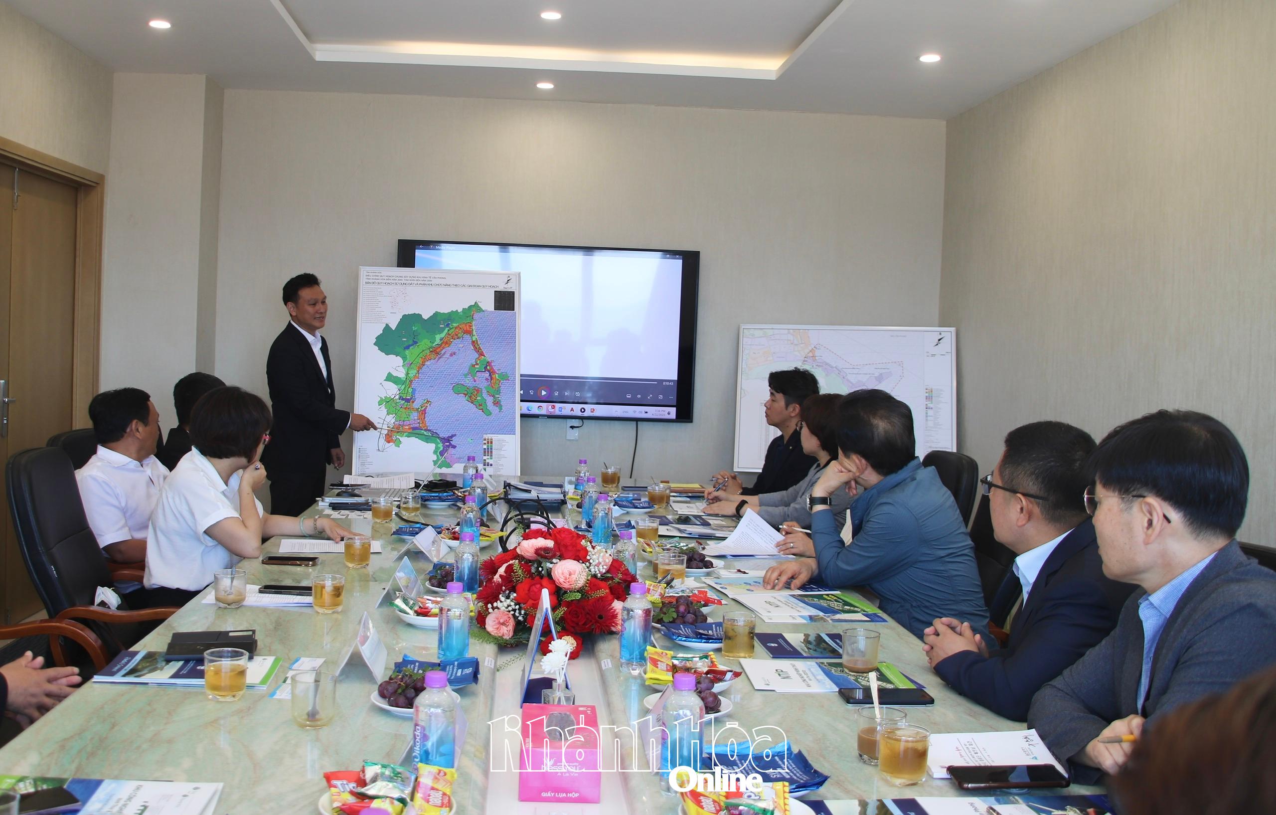 Đoàn công tác TP. Ulsan làm việc với Ban Quản lý Khu Kinh tế Vân Phong