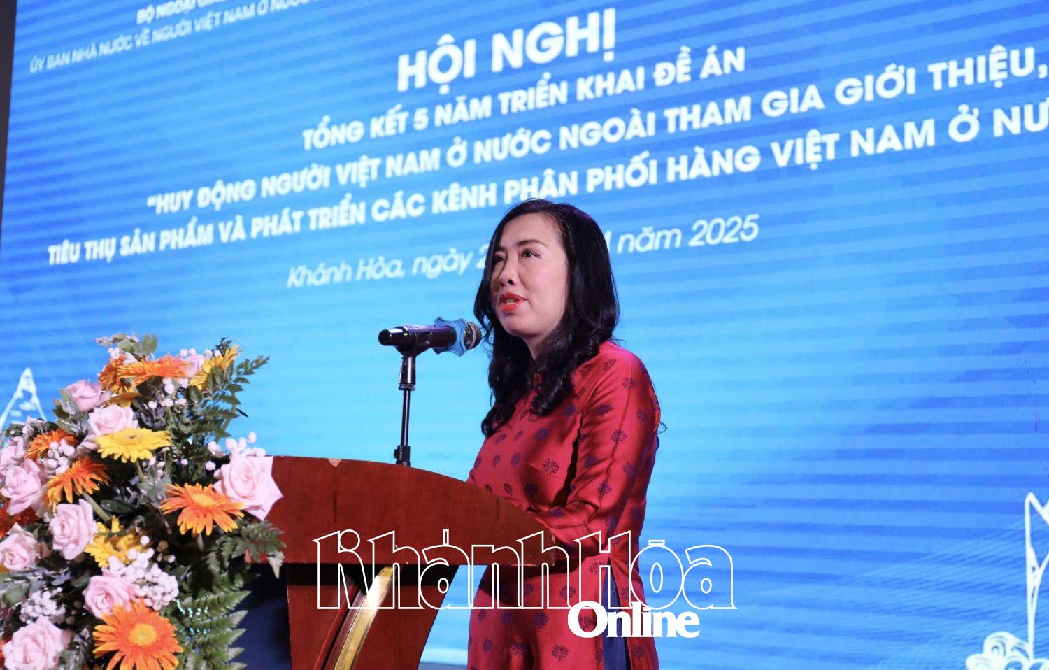 Thứ trưởng Bộ Ngoại giao Lê Thị Thu Hằng phát biểu khai mạc.