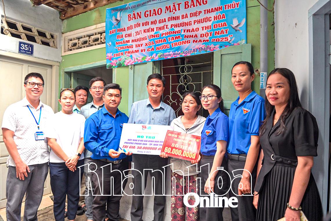 Tuổi trẻ chung sức xóa nhà tạm, nhà dột nát