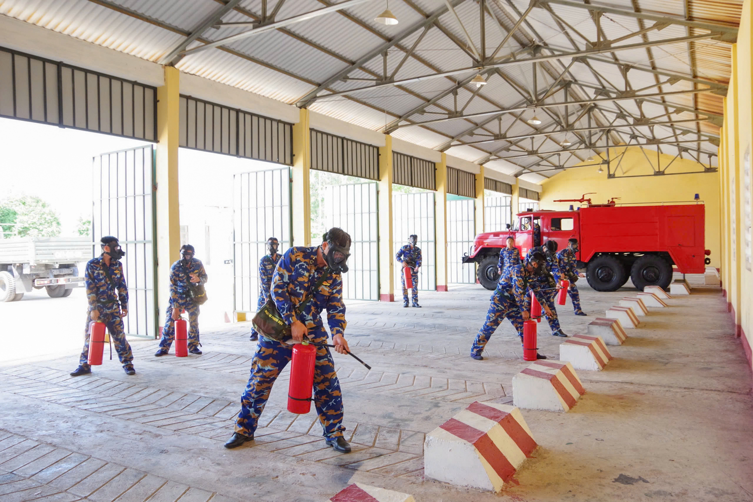 Vùng 4 Hải quân kiểm tra công tác sẵn sàng chiến đấu tại Lữ đoàn 685