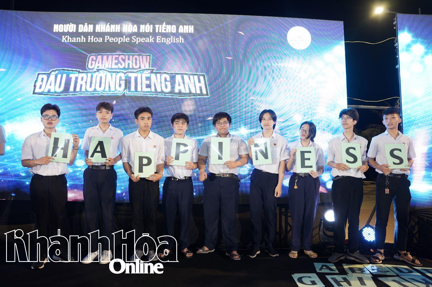 Chương trình Người dân Khánh Hòa nói tiếng Anh tổ chức 2 cuộc thi cho học sinh THPT tại TP. Nha Trang