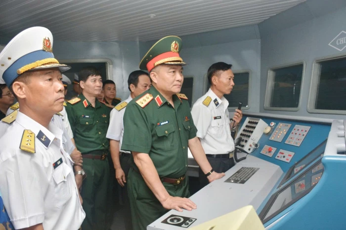 Thứ trưởng Bộ Quốc phòng kiểm tra công tác chuyển đổi số tại Học viện Hải quân