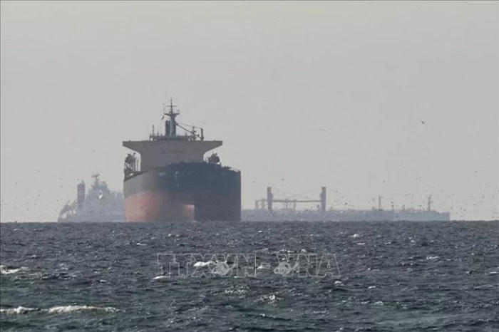 Vận tải qua eo biển Hormuz ‘tê liệt hoàn toàn’ sau quyết định phong tỏa của Tổng thống Trump