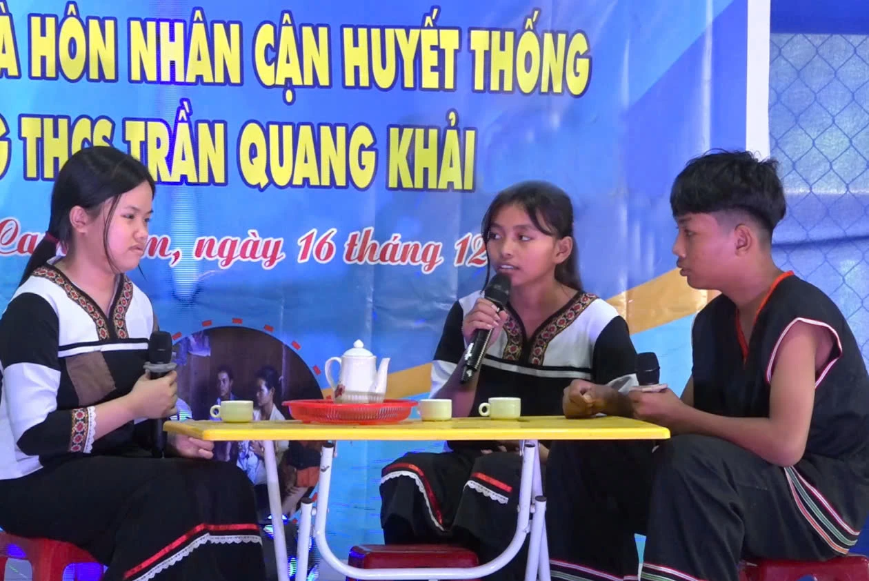 Tuyên truyền giáo dục pháp luật cho học sinh vùng dân tộc thiểu số xã Cam An.