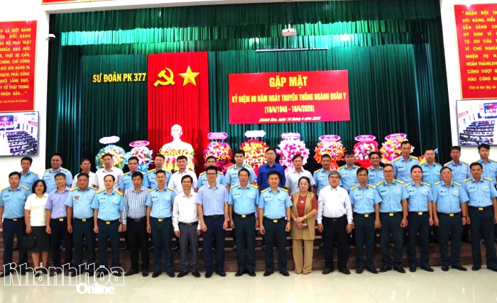 Sư đoàn Phòng không 377 gặp mặt kỷ niệm 80 năm Ngày truyền thống Ngành Quân y