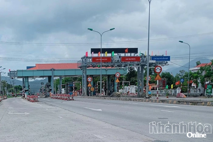 Việc miễn, giảm giá vé qua Trạm thu phí Cam Thịnh: Doanh nghiệp làm lơ với chính sách 