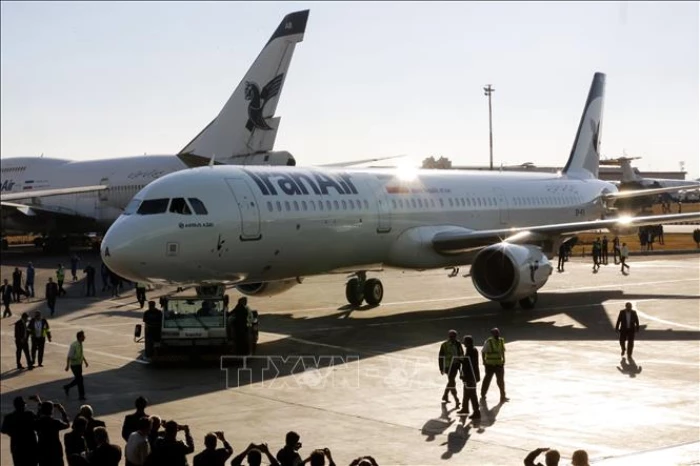 Hãng hàng không quốc gia Iran nối lại các chuyến bay nội địa