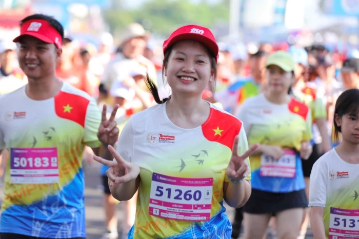 Sabeco tiếp sức đường đua tại giải chạy Nha Trang, với 15.000 vận động viên 