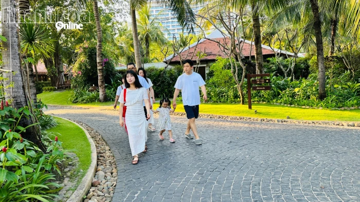 4 tháng, doanh thu du lịch của Khánh Hòa đạt hơn 27.400 tỷ đồng