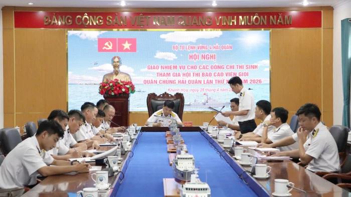 Vùng 4 Hải quân giao nhiệm vụ cho cán bộ tham gia Hội thi báo cáo viên giỏi Quân chủng lần thứ XI