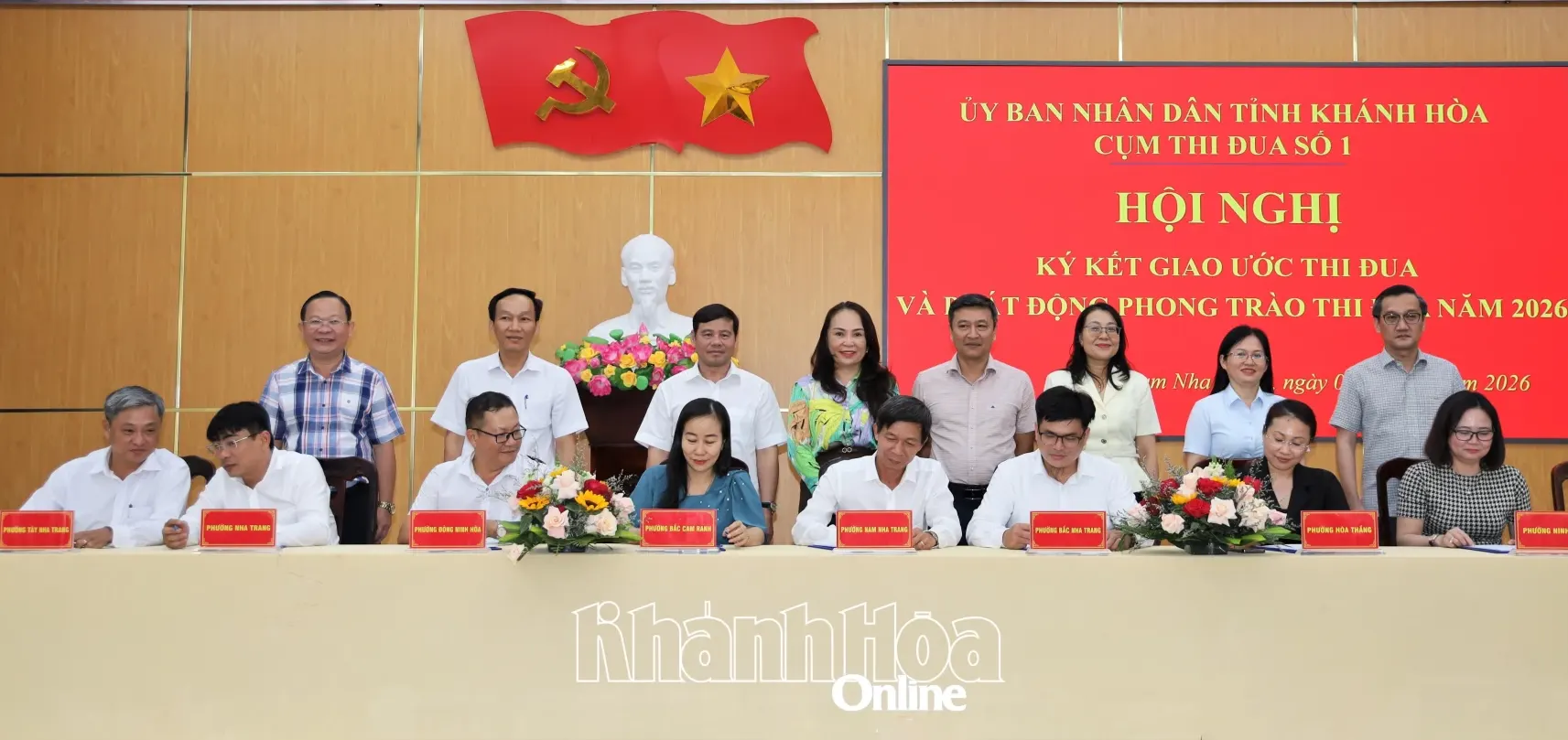 Đại diện các thành viên thuộc cụm ký giao ước thi đua năm 2026.