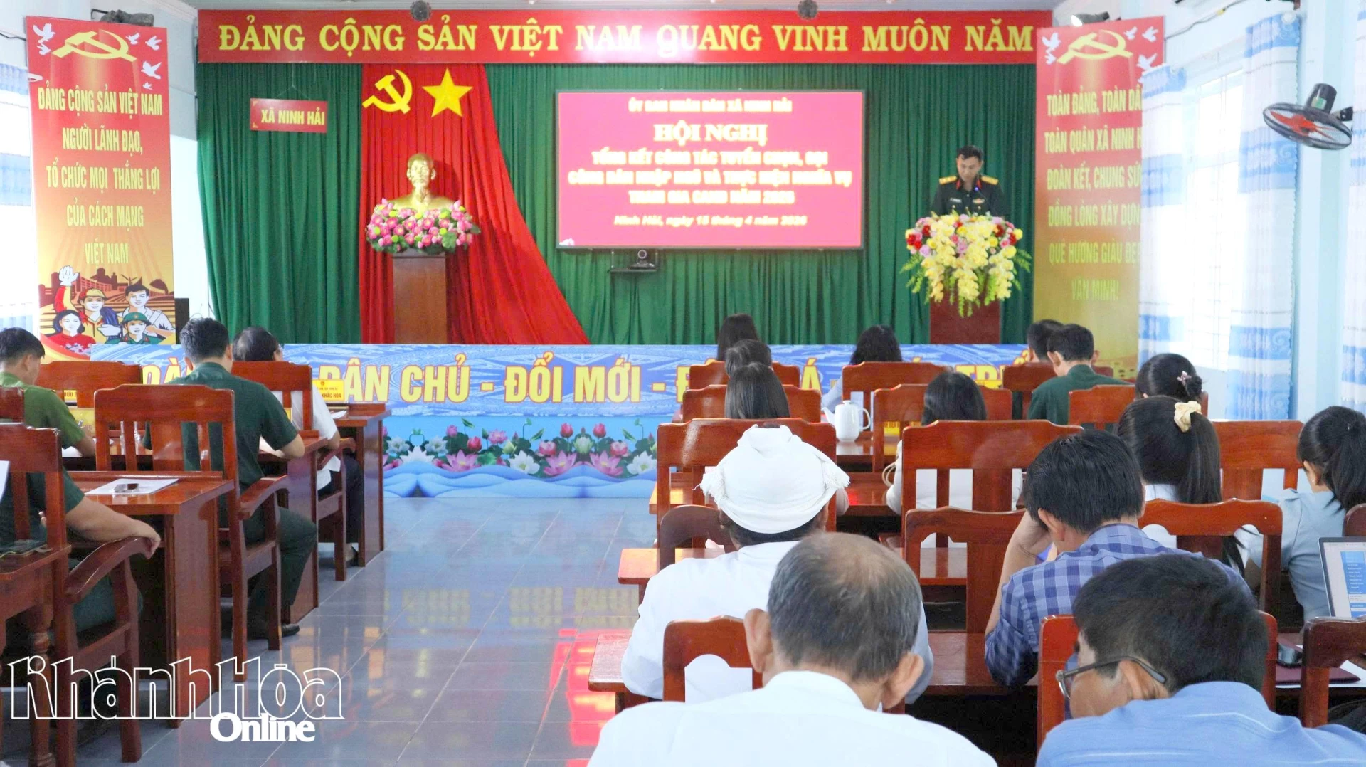 Quang cảnh hội nghị.