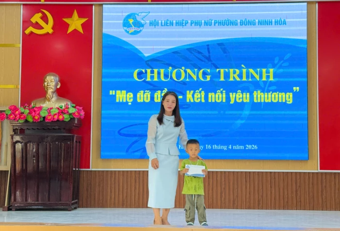 Hội Liên hiệp Phụ nữ phường Đông Ninh Hòa tổ chức chương trình “Mẹ đỡ đầu - Kết nối yêu thương”
