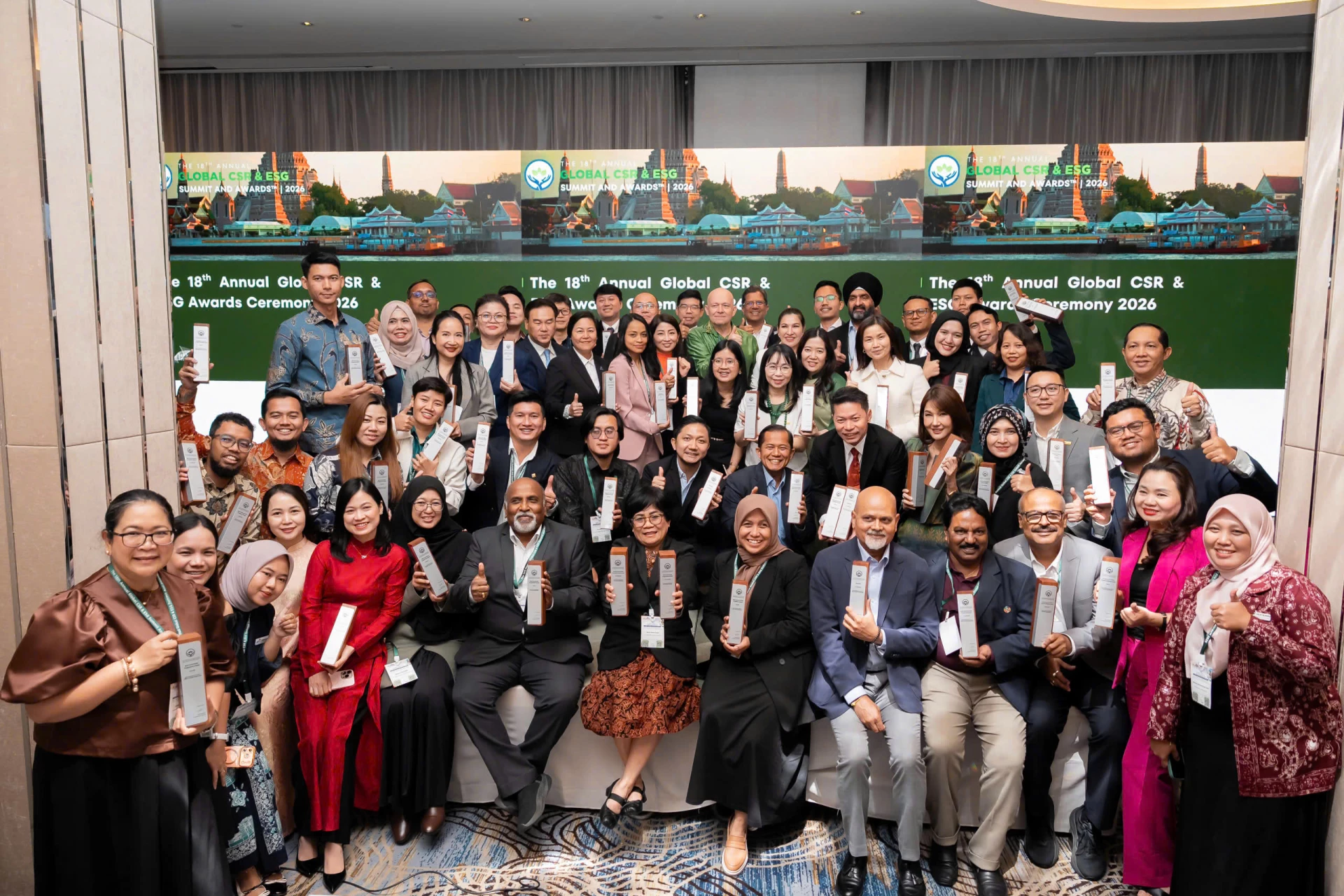 Đại biểu các nước tham gia phiên thảo luận tại hội nghị. 