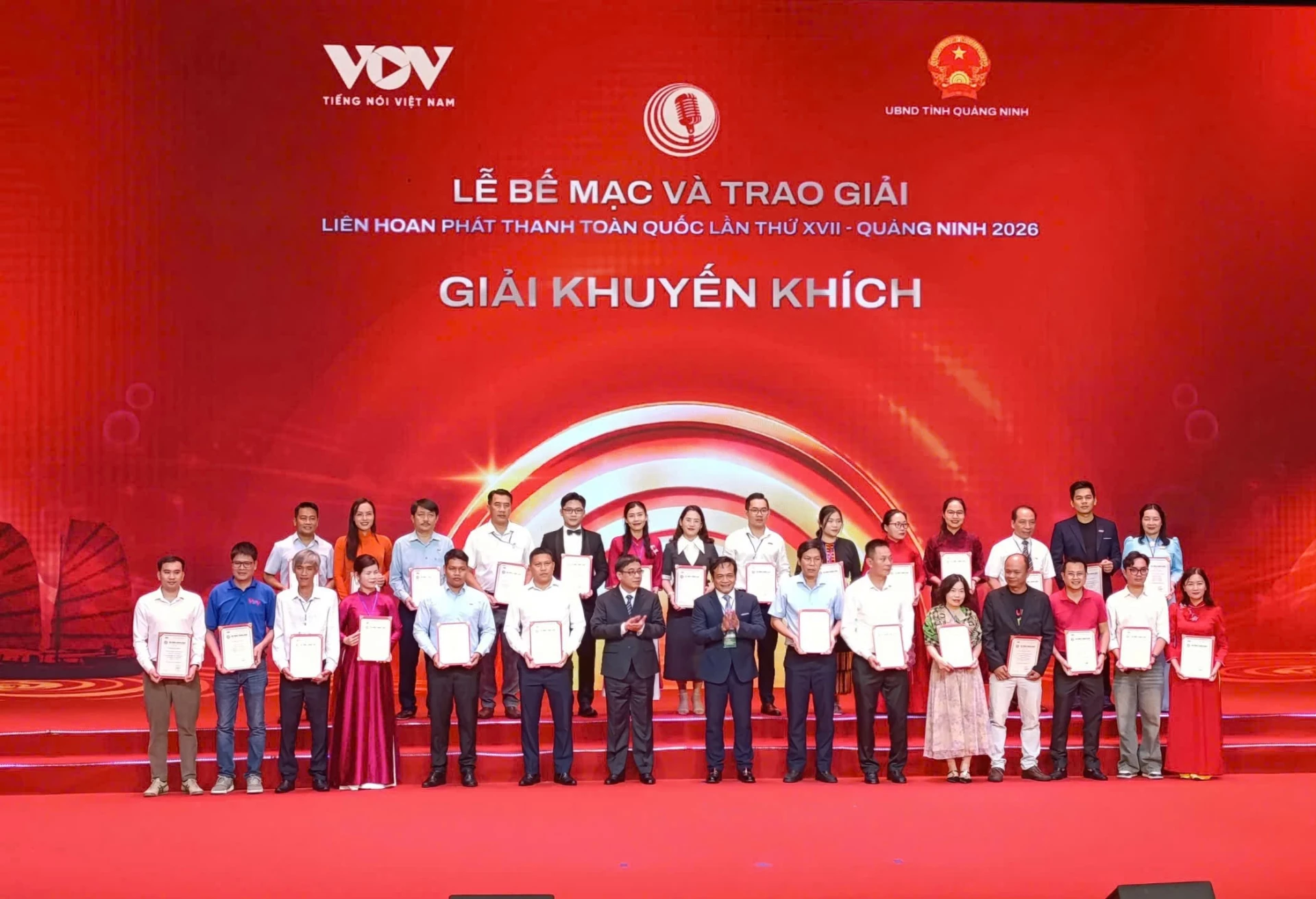Ban Tổ chức trao Giải Khuyến khích cho tác giả, nhóm tác giả tại Liên hoan Phát thanh toàn quốc lần thứ XVII - Quảng Ninh 2026: