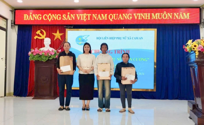 Hội Liên hiệp Phụ nữ xã Cam An tổ chức chương trình “Đồng hành cùng phụ nữ biên cương”