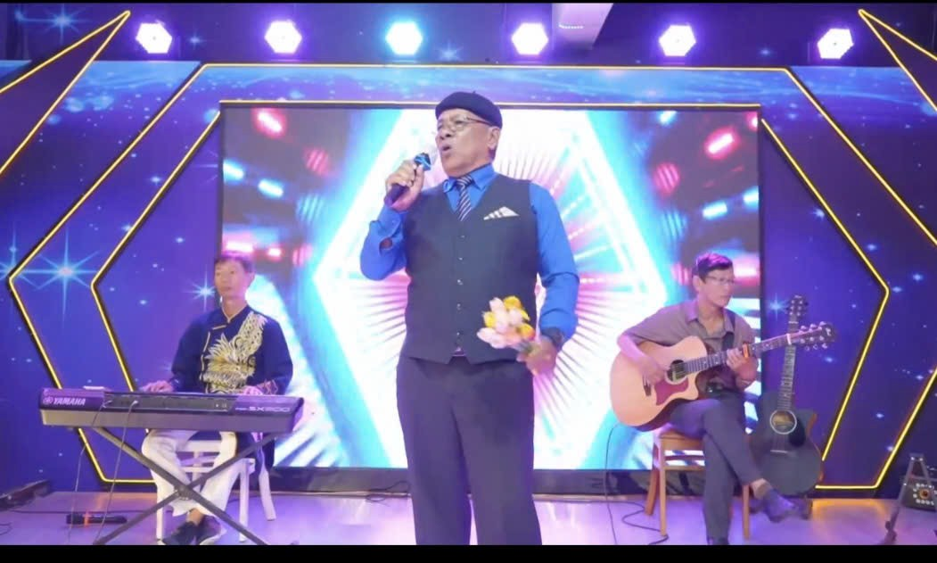 Hát cho nhau nghe tại Nhà hàng Làng quê xưa