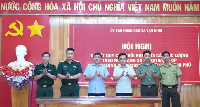 Xã Vạn Ninh ký kết quy chế phối hợp thực hiện Nghị định số 03 và Nghị định số 02 của Chính phủ