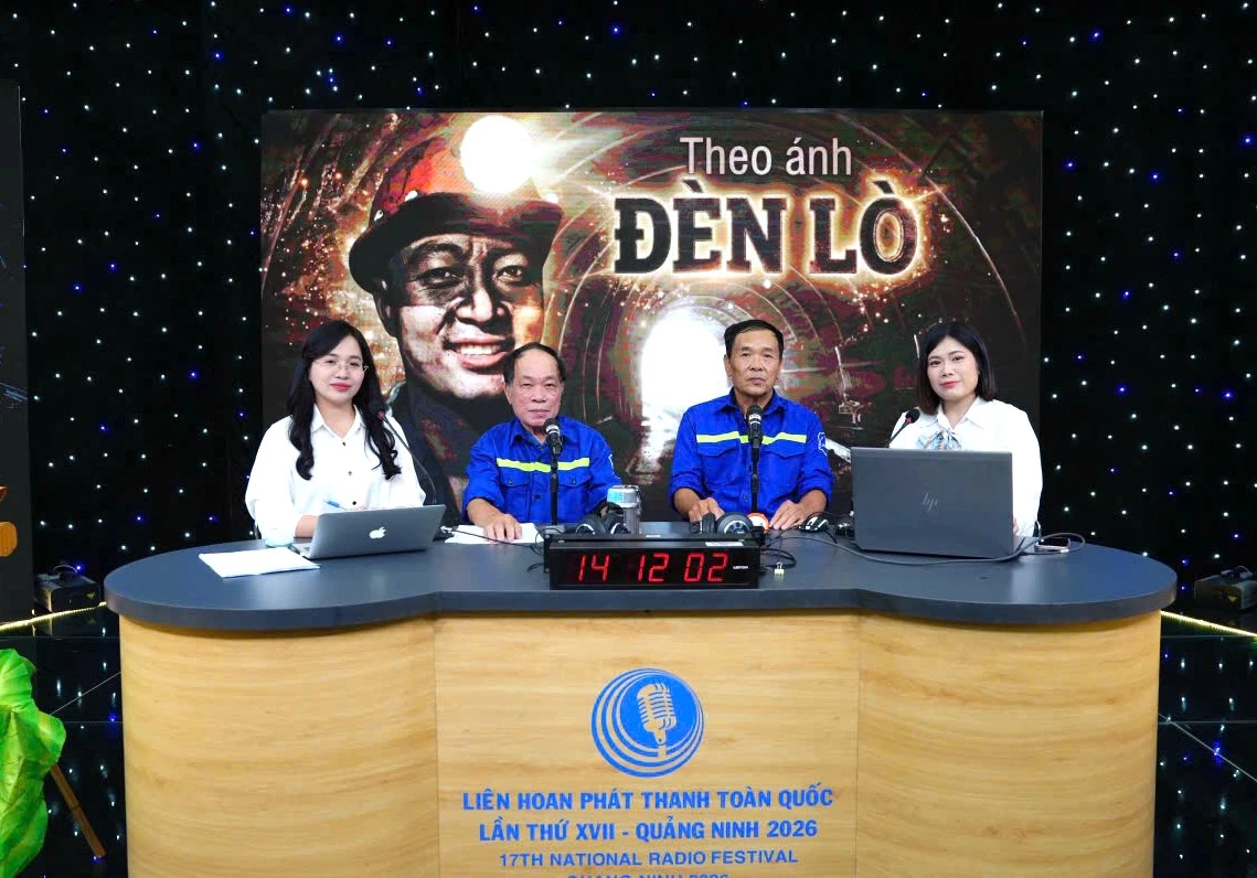 Các đoàn dự thi phát thanh trực tiếp tại Hội thảo “Phát thanh trực tiếp trong kỷ nguyên mới – Kỹ năng chinh phục công chúng”.