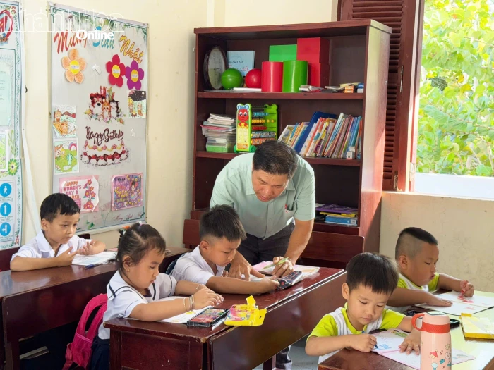 "Gieo chữ" giữa trùng khơi