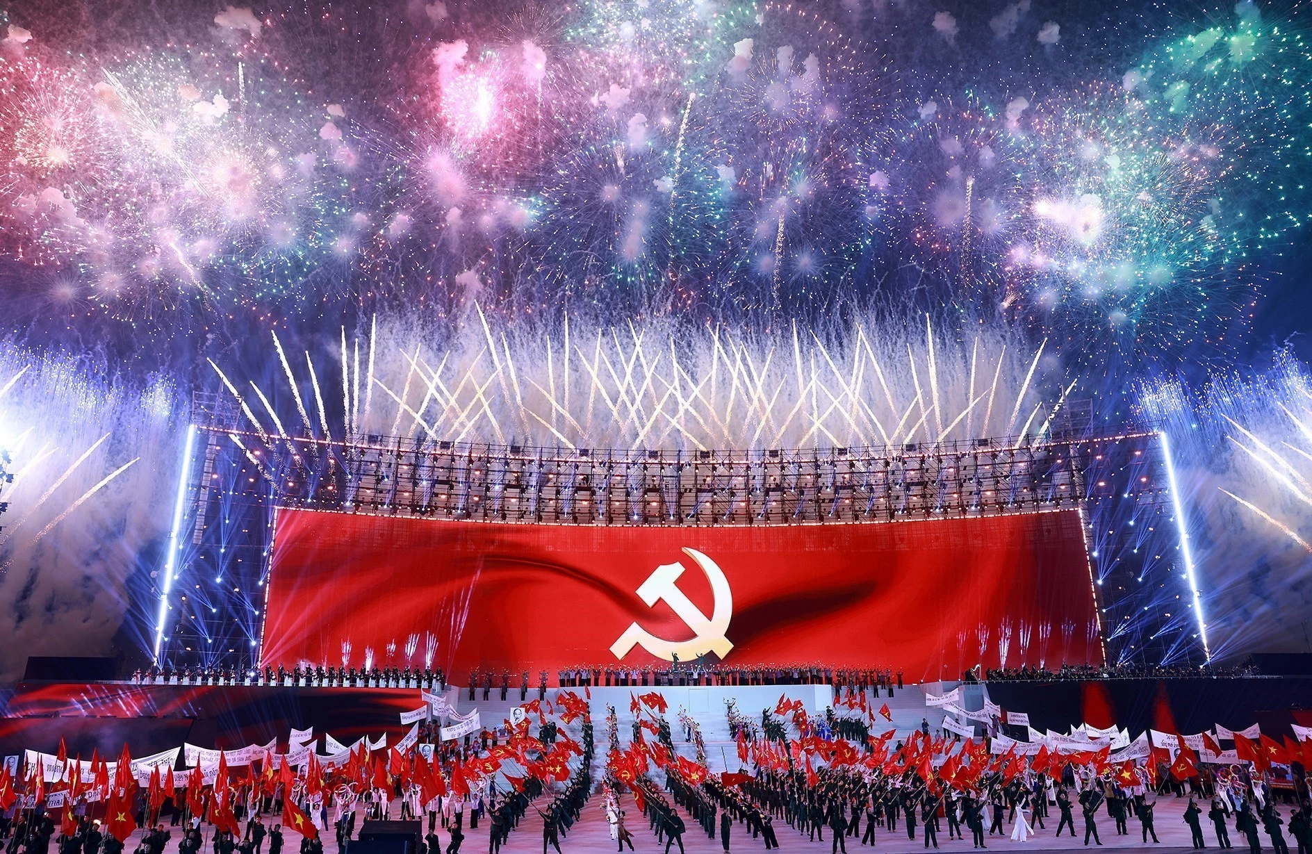 Chương trình nghệ thuật đặc biệt Dưới lá cờ vẻ vang của Đảng” chào mừng thành công Đại hội XIV của Đảng _Ảnh: Tư liệu

