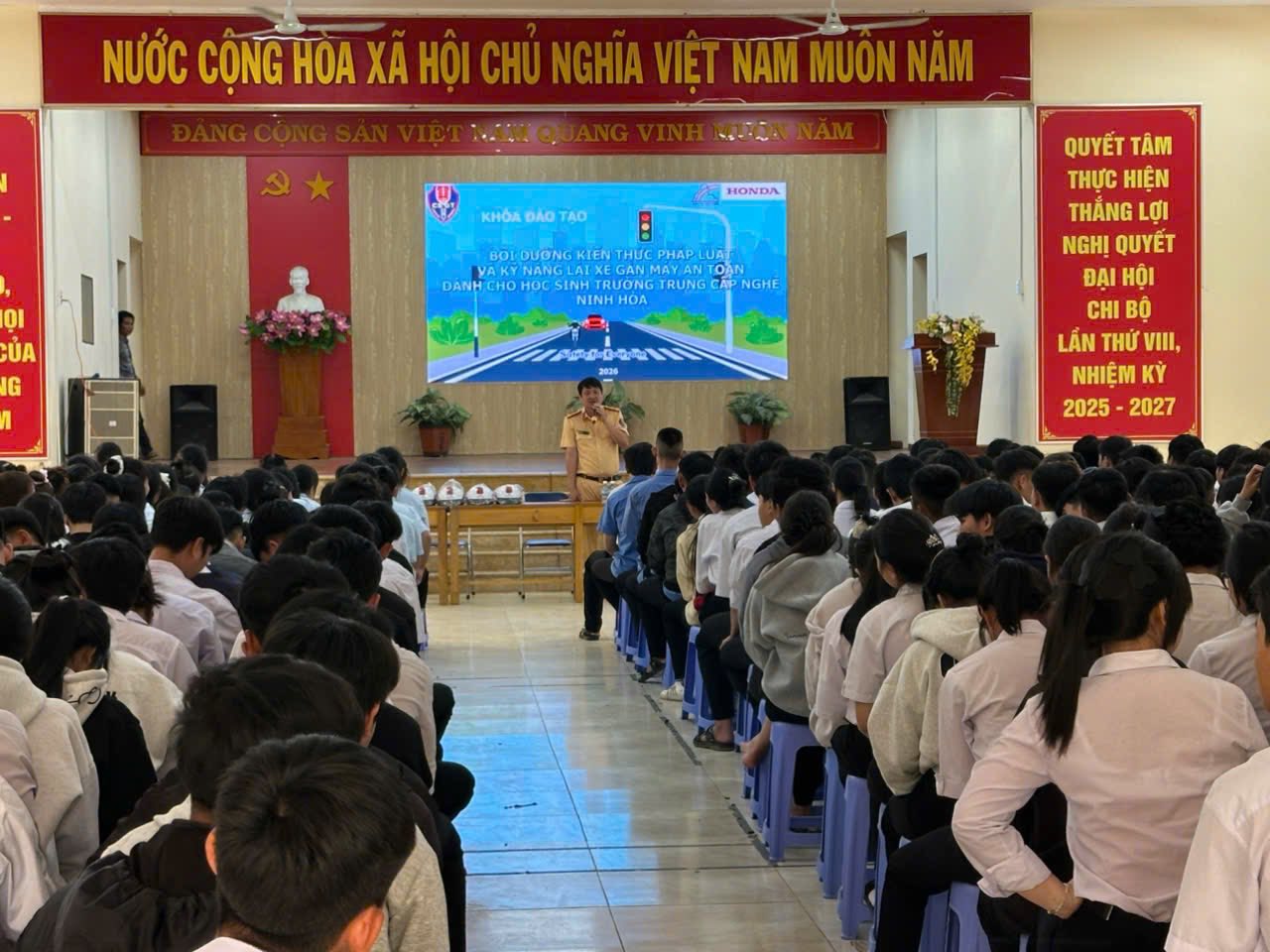 Quang cảnh buổi tuyên truyền