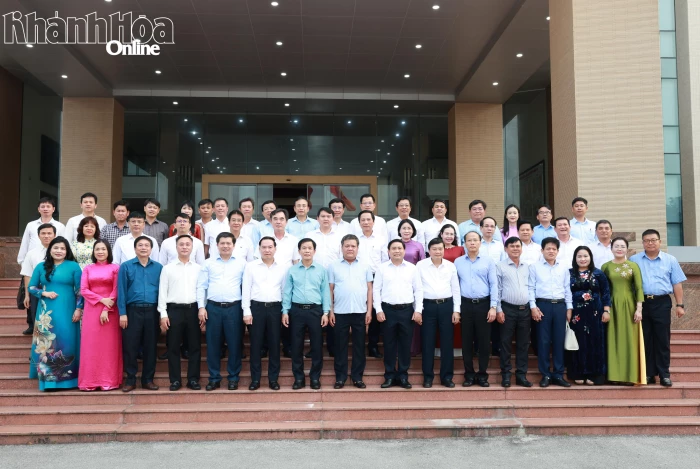 Ban Thường vụ Tỉnh ủy Khánh Hòa làm việc với Ban Thường vụ Tỉnh ủy Quảng Trị