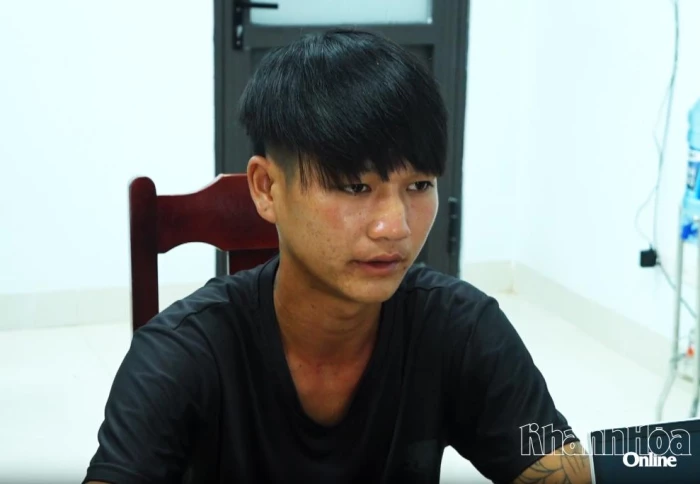 Bắt tạm giam đối tượng dùng dao lưỡi lê đâm bạn nhậu nguy kịch