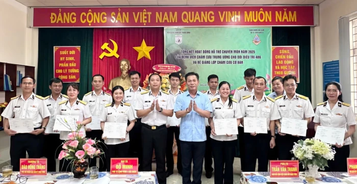 Vùng 4 Hải quân tổng kết công tác hỗ trợ chuyên môn và bế giảng lớp đào tạo châm cứu cơ bản