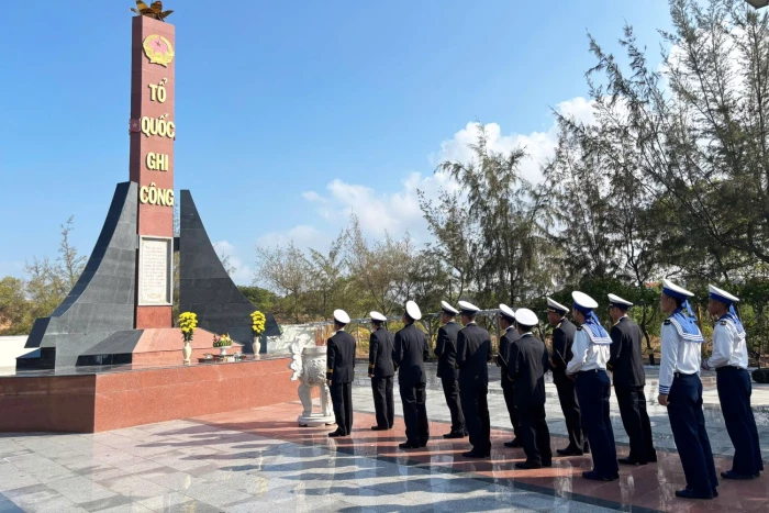 Lữ đoàn 162 tổ chức nhiều hoạt động ý nghĩa chào mừng các ngày lễ lớn