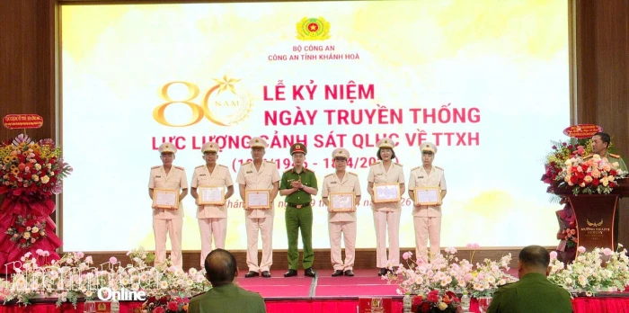 Công an tỉnh Khánh Hòa kỷ niệm 80 năm Ngày truyền thống lực lượng Cảnh sát quản lý hành chính về trật tự xã hội