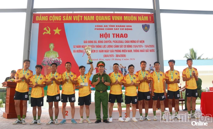 Bế mạc hội thao chào mừng 52 năm Ngày truyền thống lực lượng Cảnh sát cơ động